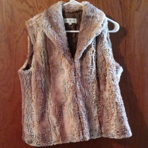 Kate Rosy faux fur vest petite xl